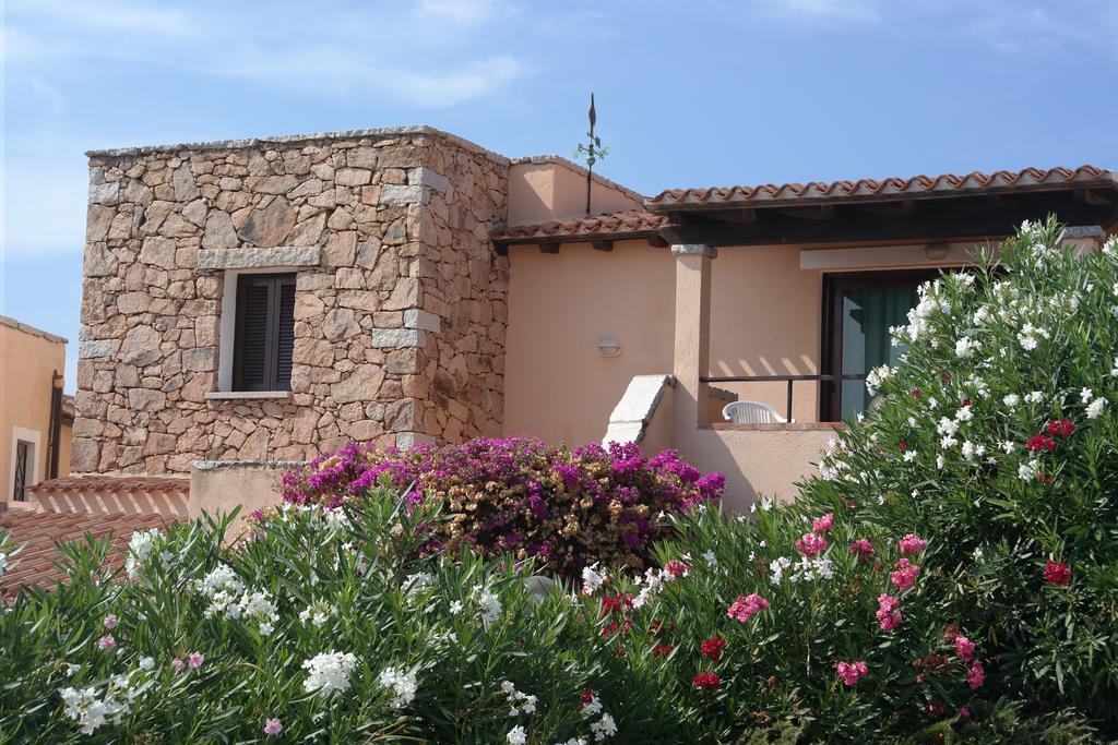 Sardinia Blu Residence Гольфо-Аранчі Екстер'єр фото