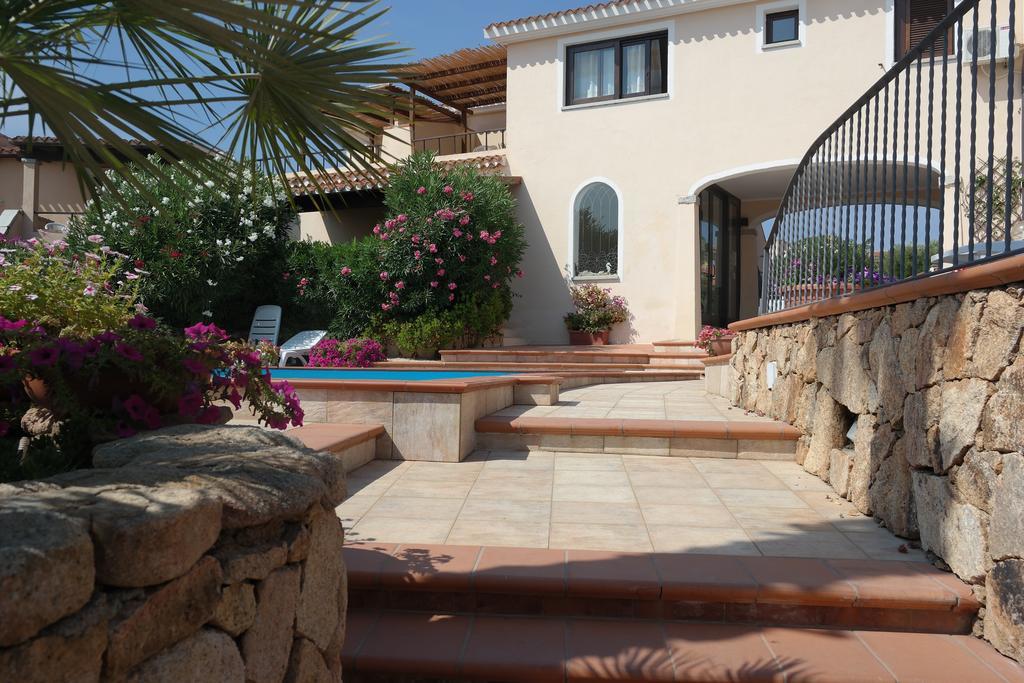 Sardinia Blu Residence Гольфо-Аранчі Екстер'єр фото