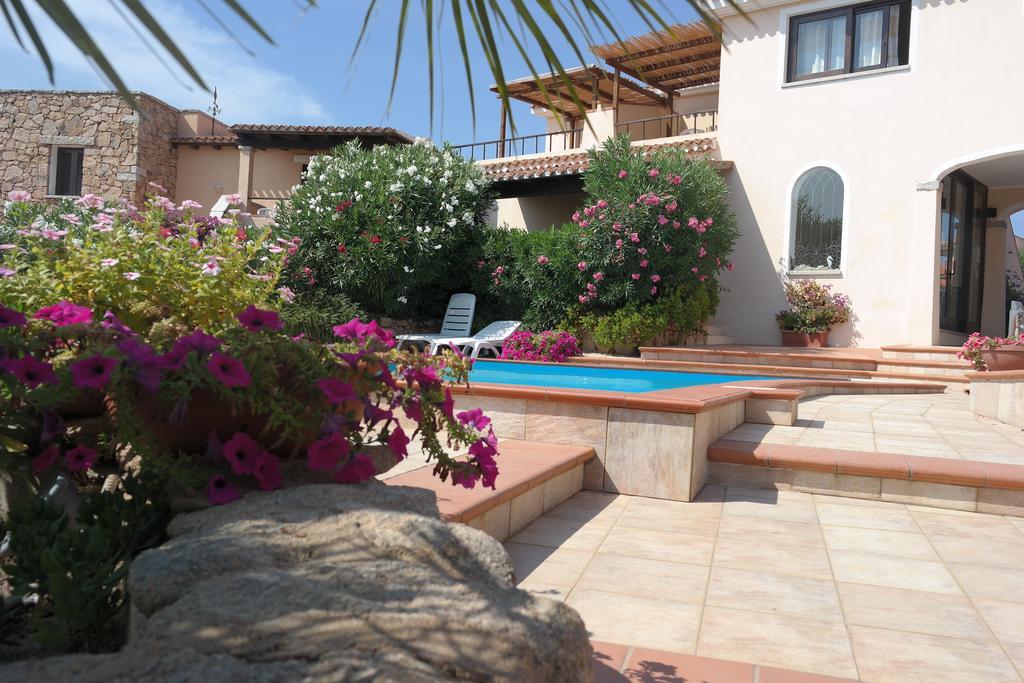 Sardinia Blu Residence Гольфо-Аранчі Екстер'єр фото