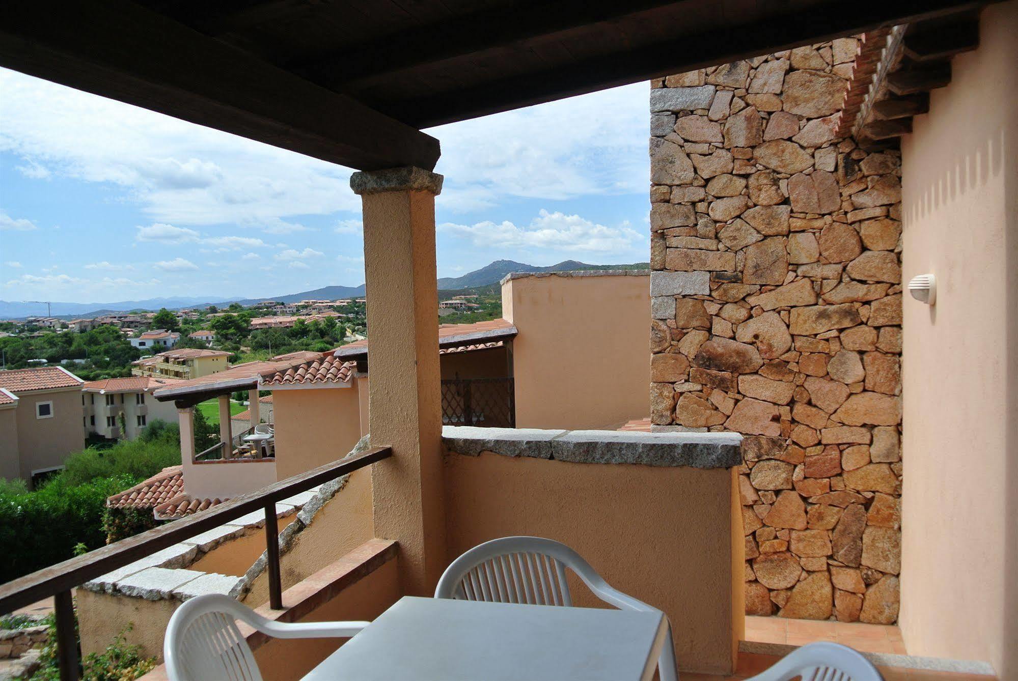 Sardinia Blu Residence Гольфо-Аранчі Екстер'єр фото