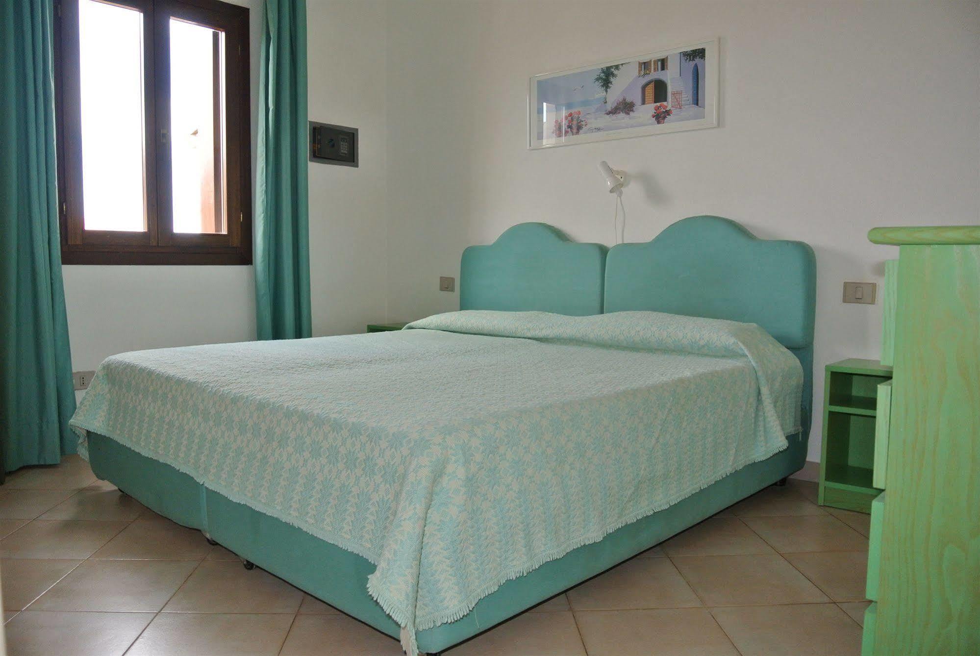 Sardinia Blu Residence Гольфо-Аранчі Екстер'єр фото