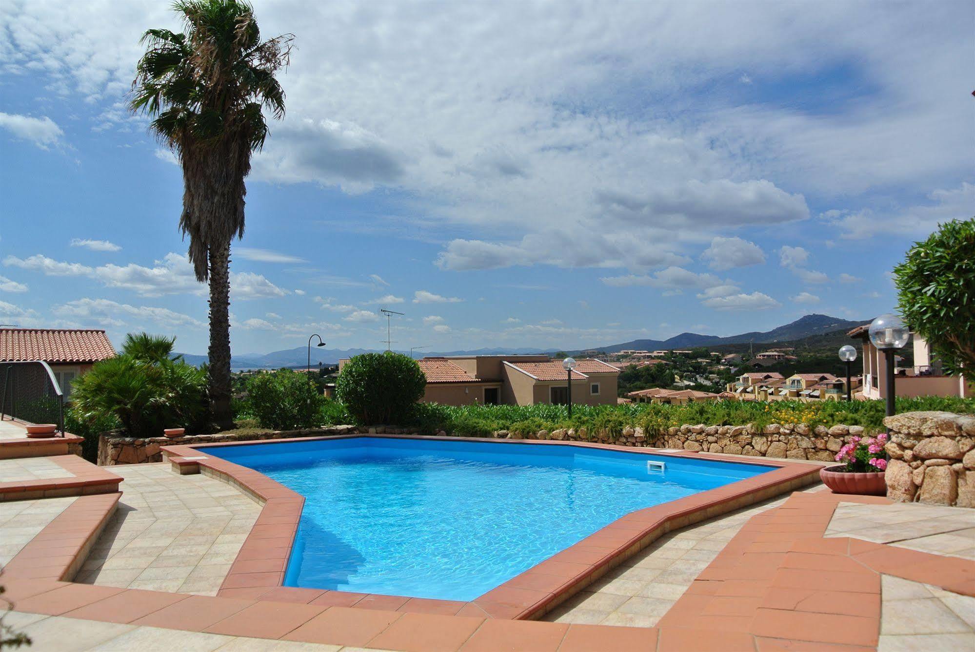 Sardinia Blu Residence Гольфо-Аранчі Екстер'єр фото